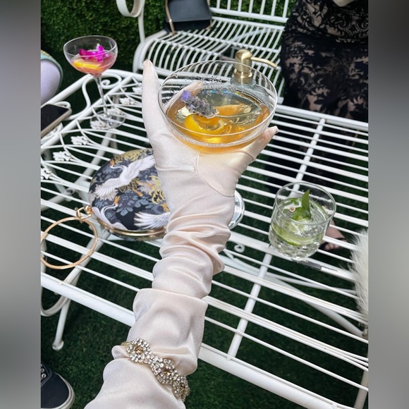 Meet your Posher, Natalie - Picture 3 of 3